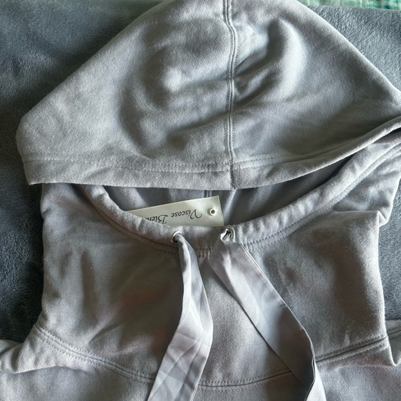 NWT GREY CROPPED HOODIE - Picture 5 of 8
